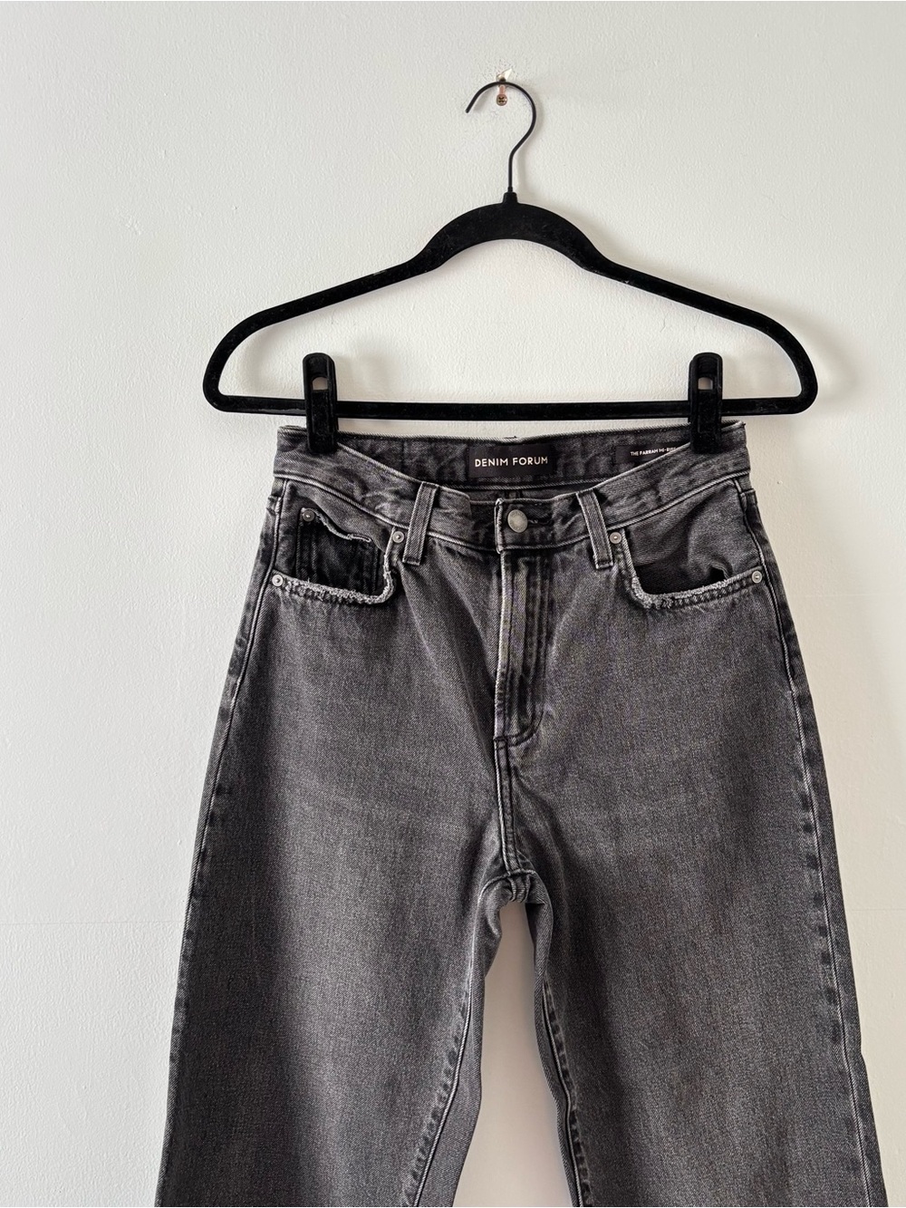 Denim Forum The Farrah Hi-Rise Wide Jean Slim Hip Black Wash Denim Aritzia - Picture 4 of 7